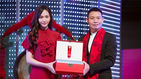 中国美正当红，完美真人A股上市，引领新时代